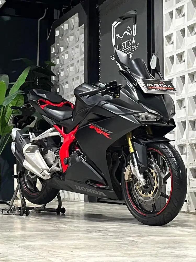 Istimewa ODO 10RB!! Honda CBR 250 ABS th 2018 - Ayu Mustika