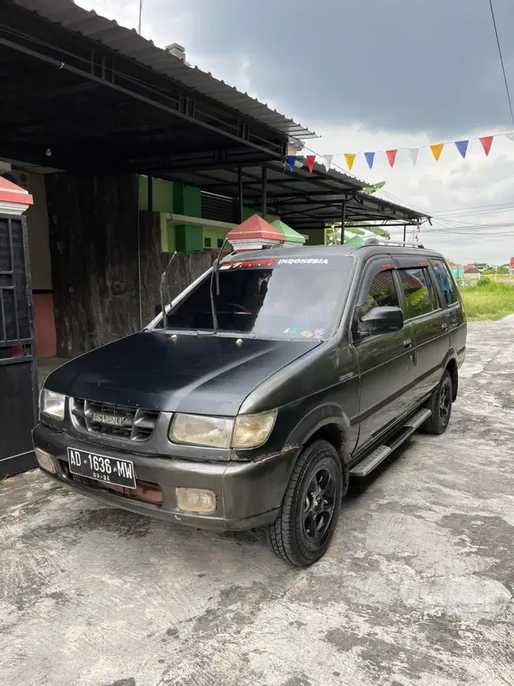 Isuzu Panther LV Th 2000