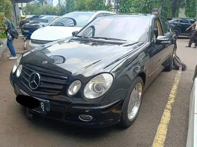 DP Rendah  9JT - Mercedes-Benz E280 3.0 Bensin-AT 2008 Hitam