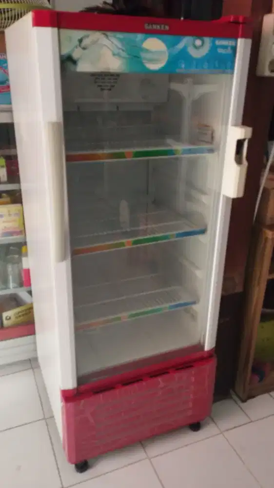 Rak minimarket, showcase & etalase