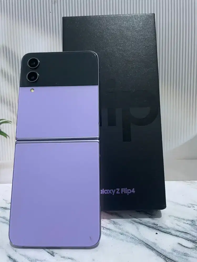 Samsung z flip 4 ram 8/256 Sein fullset