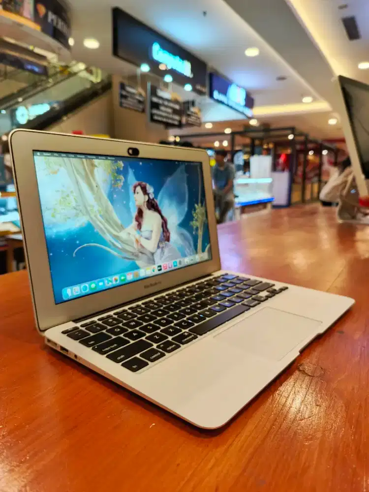 Macbook Air 11 inch 2015 i5 Ram 4GB SSD 128GB