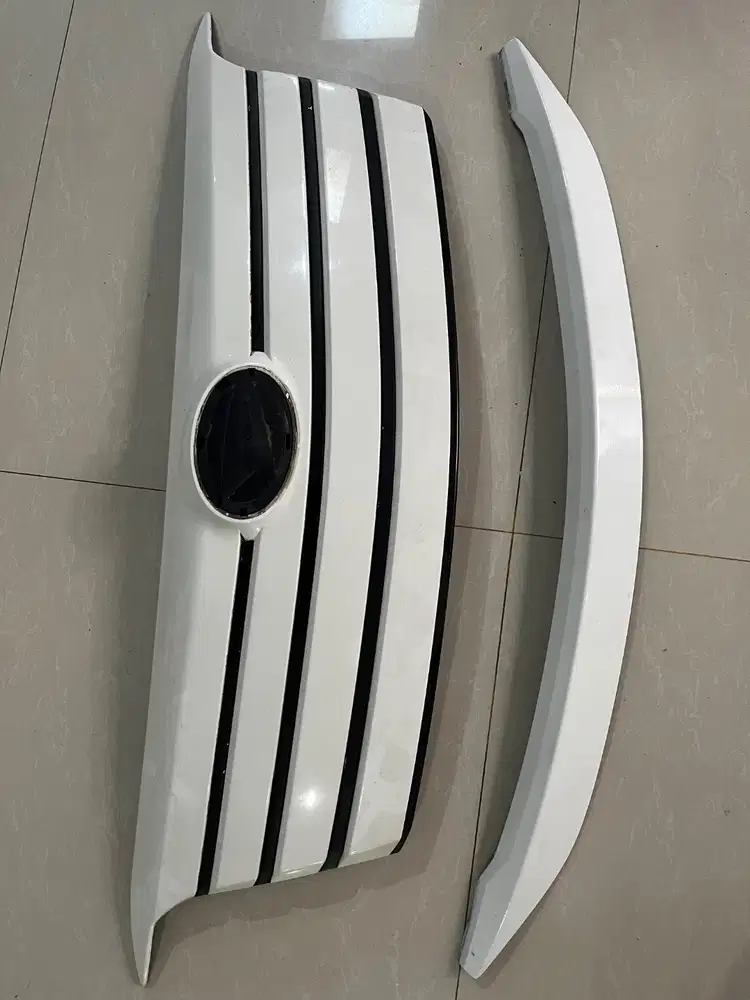 Grill depan ori Luxio D Putih