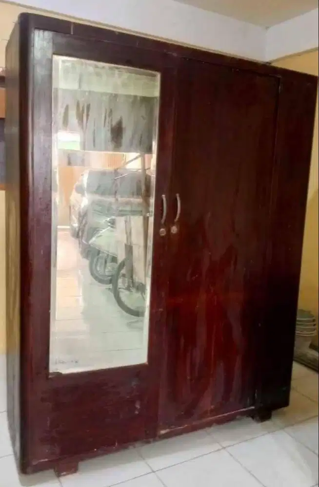 Jual Lemari Jati Tua