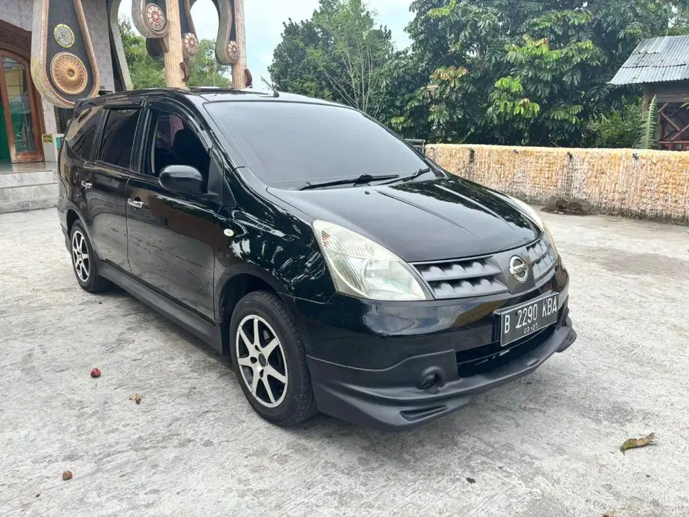 2012 Nissan Grand Livina 1.5 HWS Plat B bastomi mobil bekas sekoto