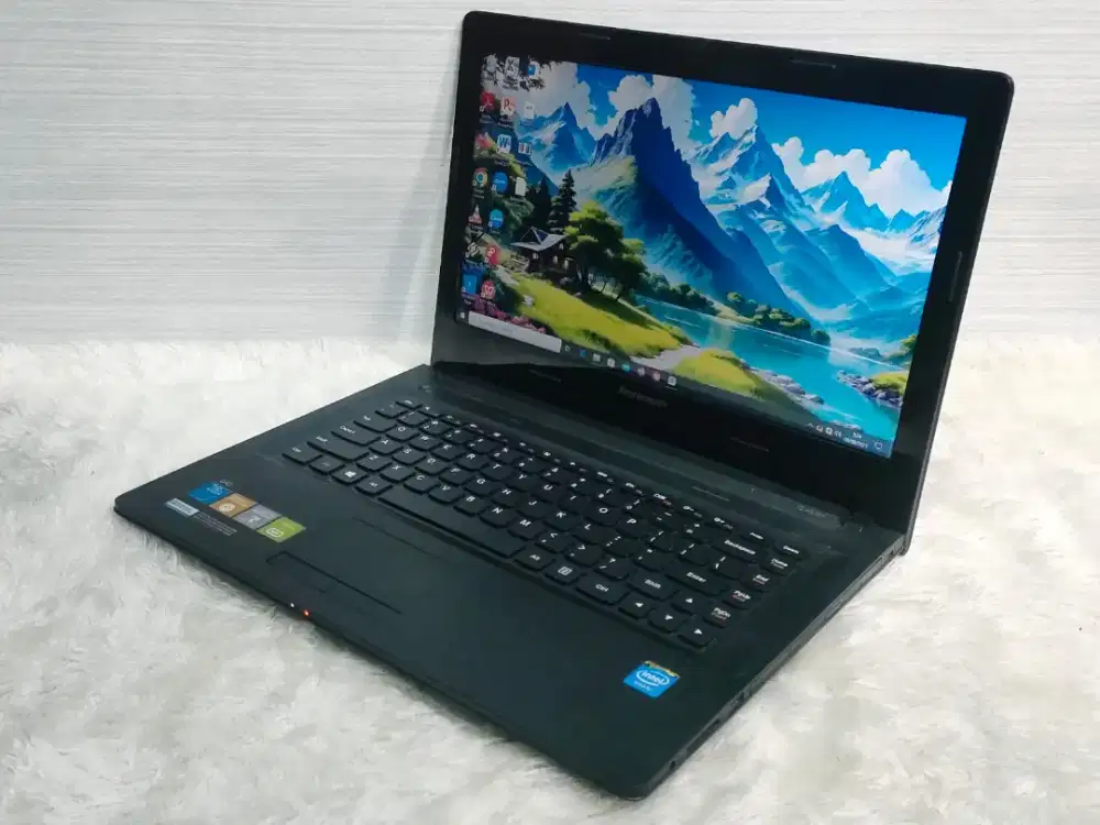 Lenovo G40-30

- Intel Celeron N2840
- Ram 4 GB