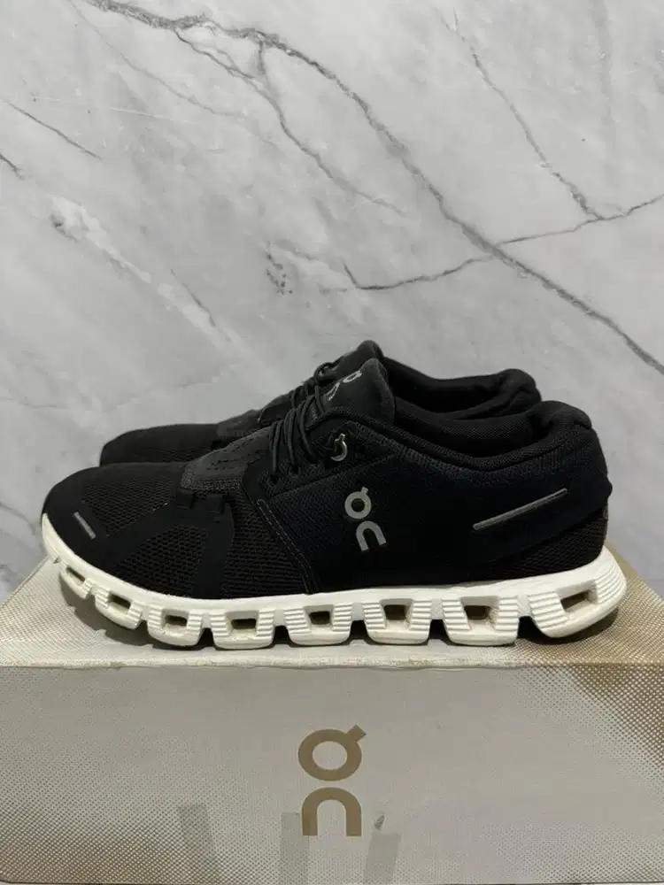 On Cloud 6 Black White