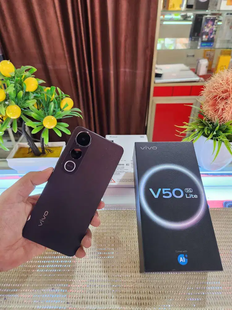 Vivo V50 Lite 5G Ram (8+8)16Gb/ 256Gb Fullset Mulus Ori 100% Like New