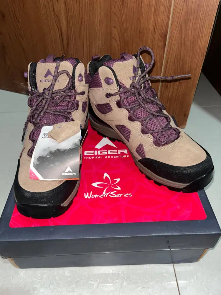 Sepatu gunung wanita eiger x-tyranno E-89 new