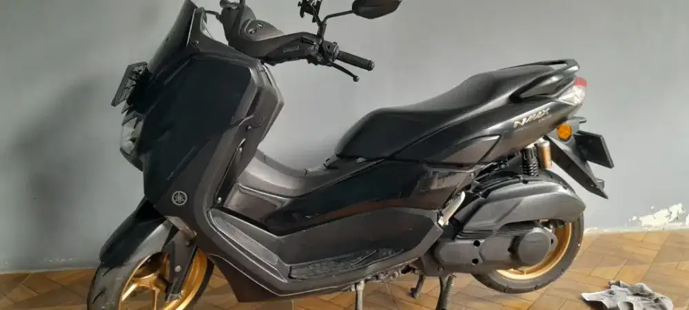 NMAX pemakain wanita kondisi standar orian