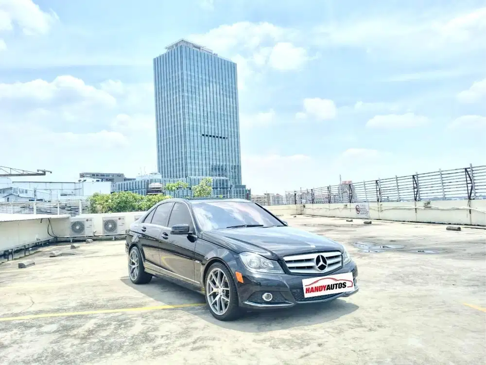 Mercedes Benz C200 Avantgarde Tahun 2012 Automatic Hitam