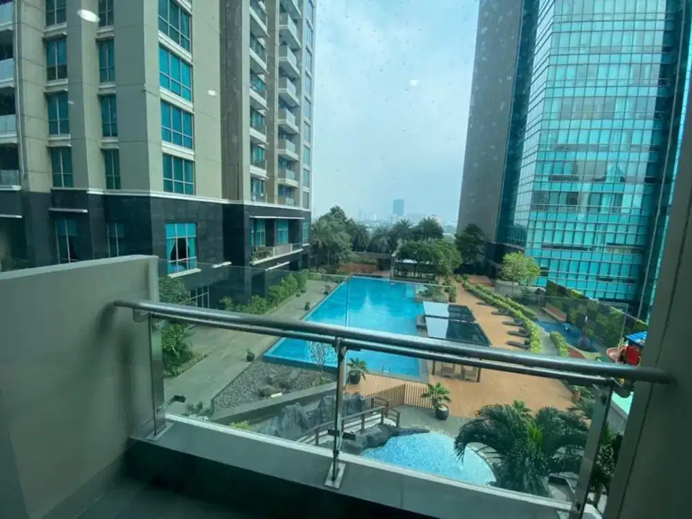 Unit Mewah 1BR + Study Room Luas 102sqm View City & Pool
