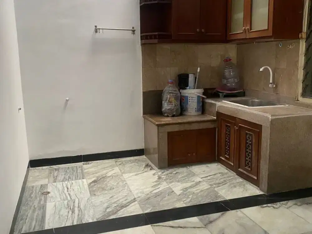 Rumah rapih siap huni full marmer Grand Poris Cipondoh