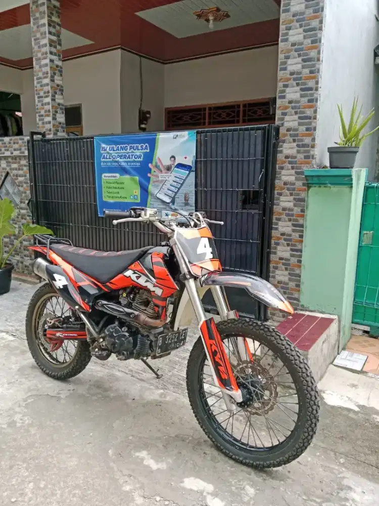 jual motor Viar 200 gt