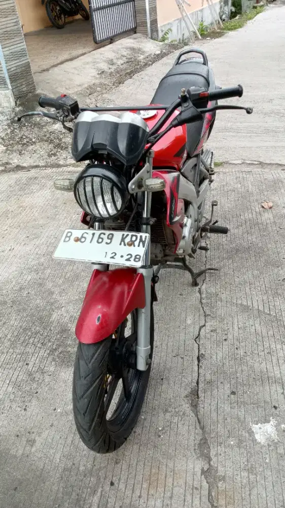 yamaha vixion merah