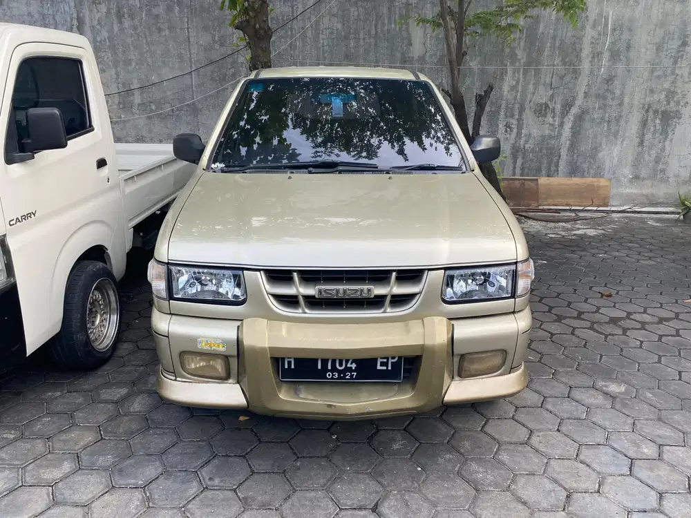 Isuzu Panther LS manual 2002