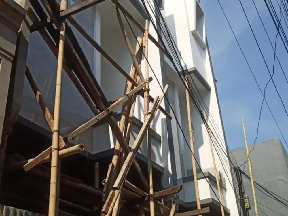 DIJUAL Rumah Baru 3 lantai Komplek  Tanjung Duren Jakarta Barat