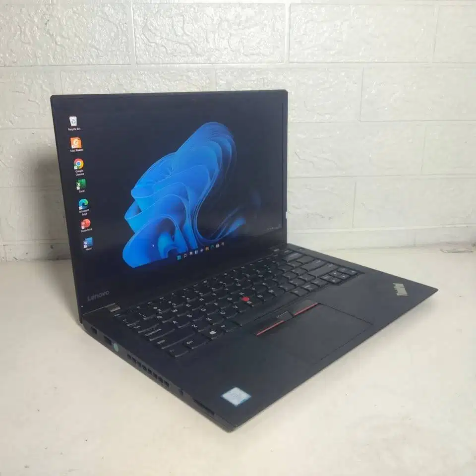 Laptop Lenovo Thinkpad T470s Core i7 Gen7 RAM 8 SSD 256 14in Full HD
