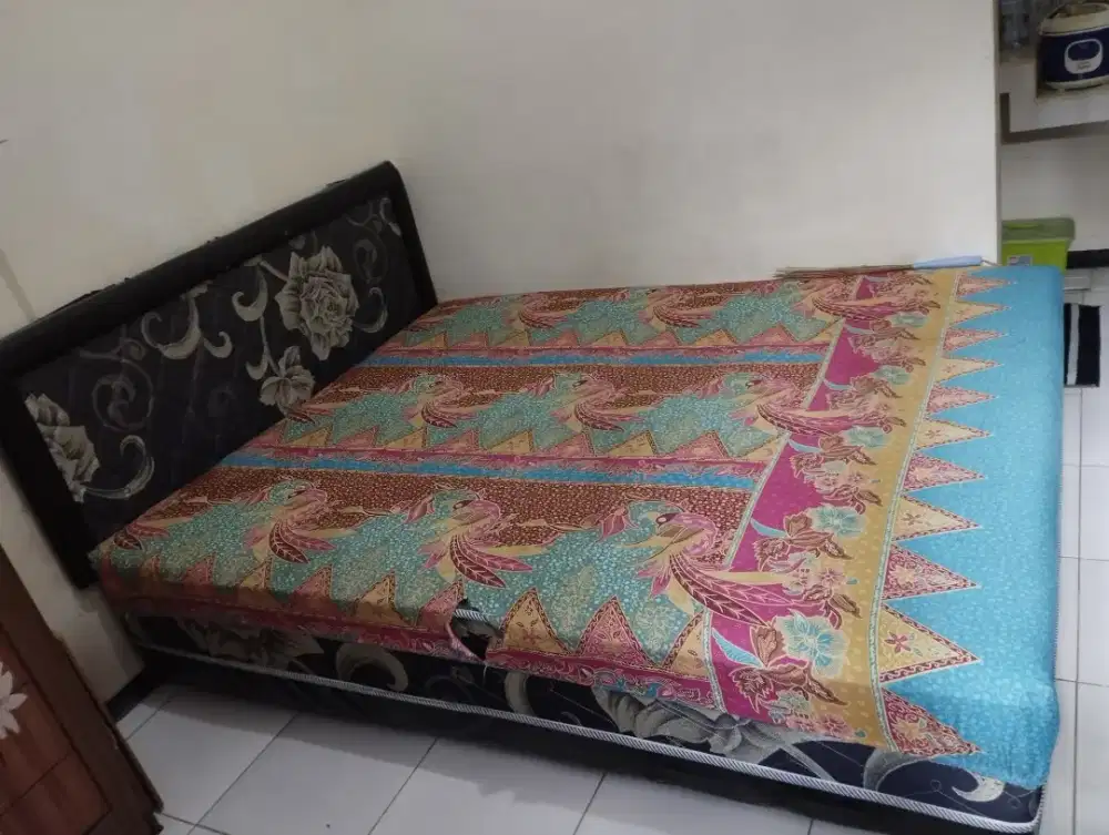 Perabotan Bekas Kost