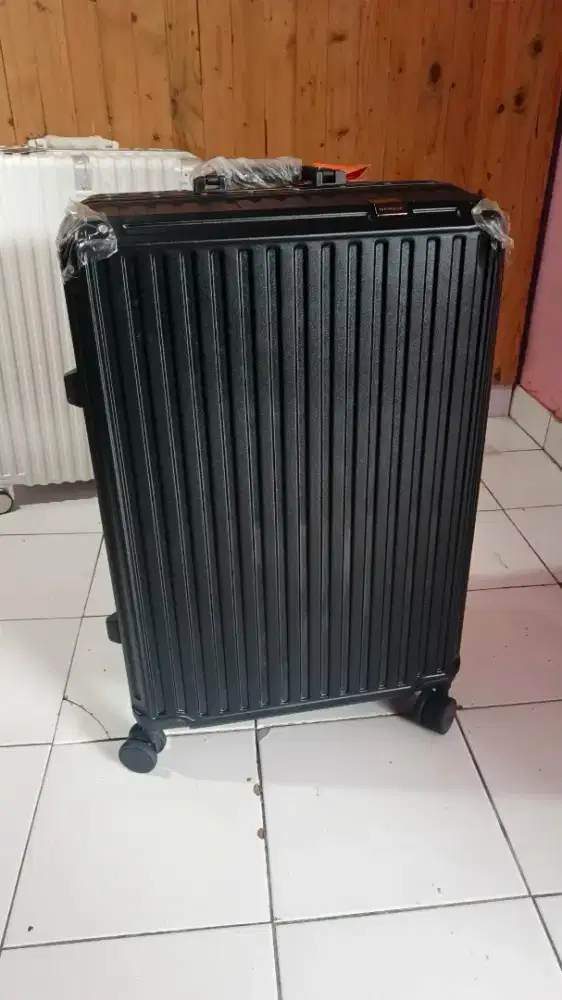 Koper Besar 28 inch Cacat Pengiriman Fungsi Normal