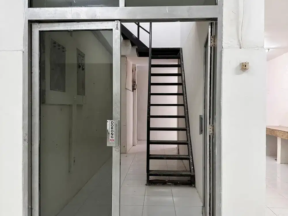 Disewakan Ruko – Jl. Melawai Raya  Kebayoran Baru, Jakarta Selatan