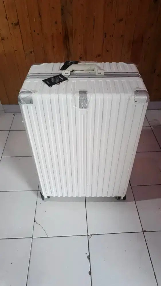 Koper besar 28 inch cacat retak fungsi normal