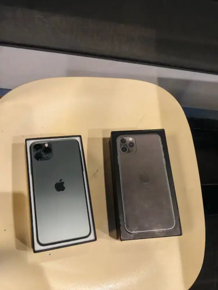 Iphone 11 pro max 256gb sedia masih baru