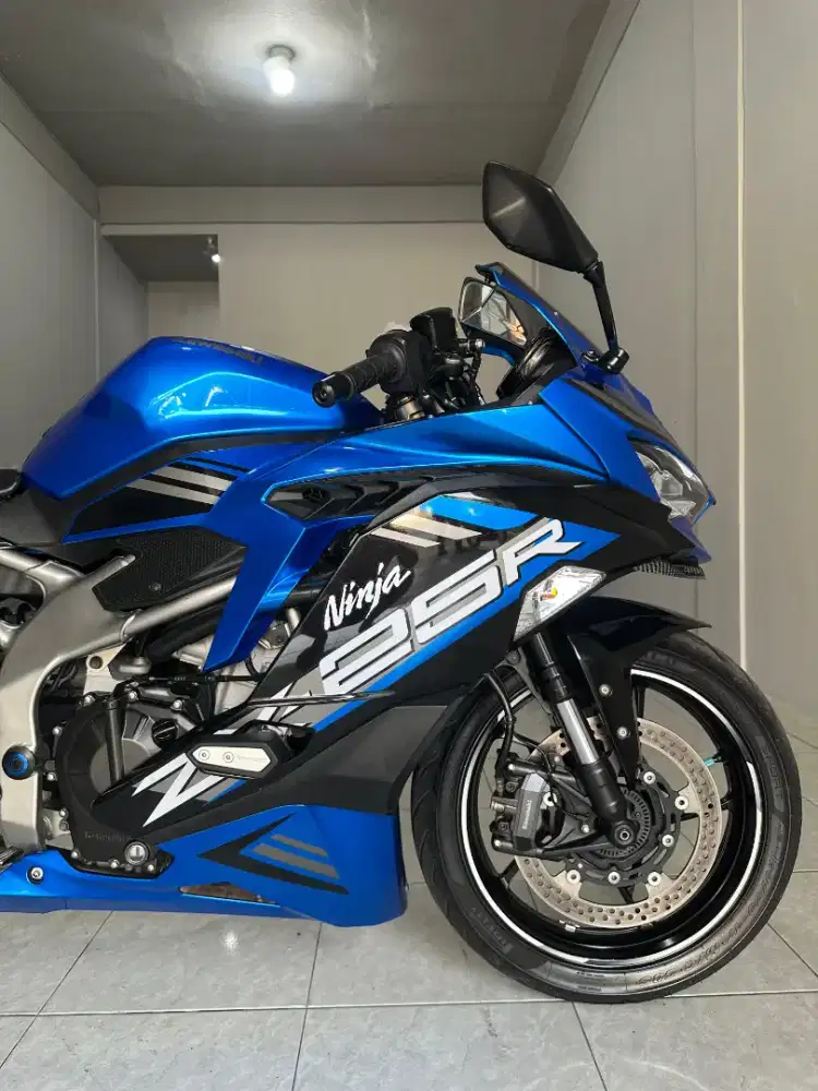 KAWASAKI ZX25R ABS BIRU 2020