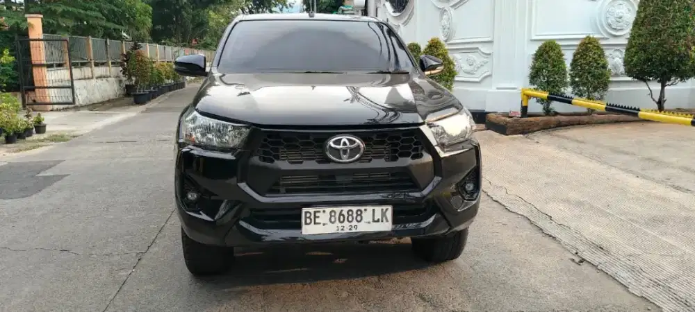 Toyota Hilux 2.4 G double cabin 4x4 mt nik 2024 black