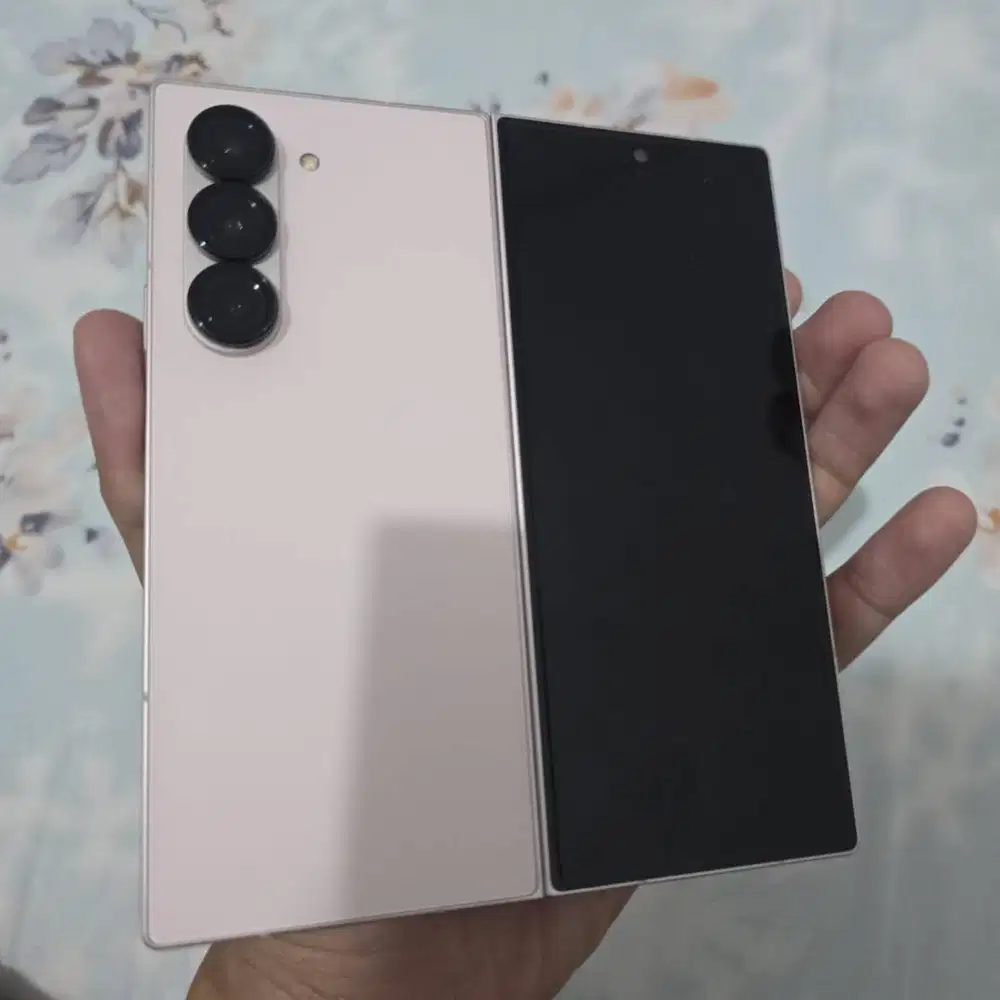 Samsung Fold 6 Pink
