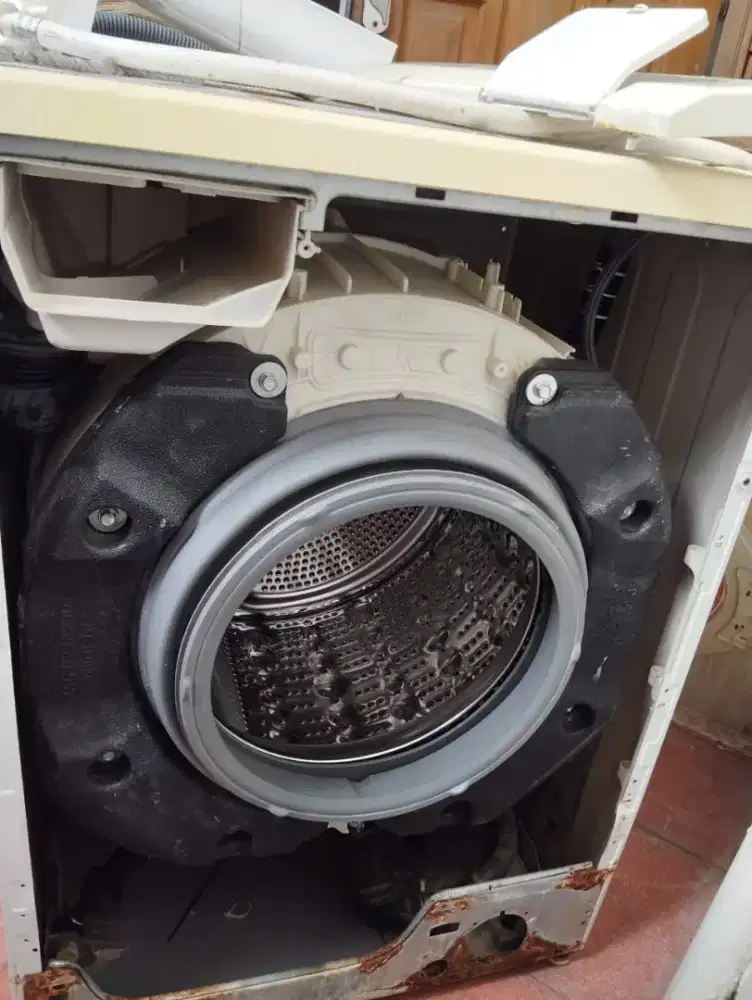 Body Mesin Cuci Front Loading merk LG, 8kg