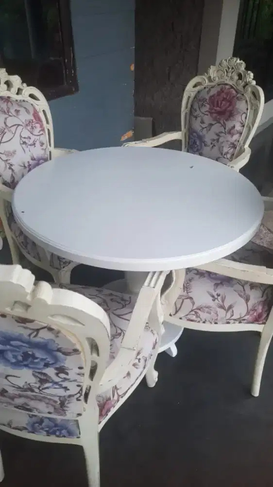 Set Meja Kursi Vintage Mulus Banget