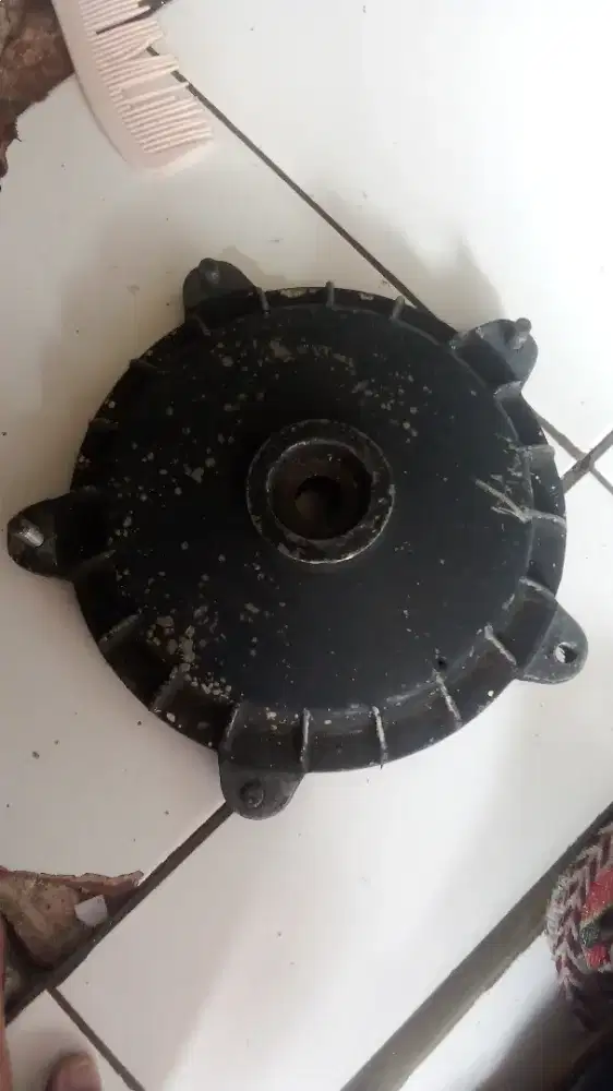 Tromol belakang vespa super ring10