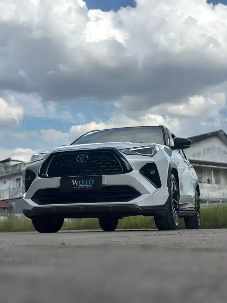 [ KM 2rb ] Toyota YarisCross 1.5 Hybrid GR TSS TwoTone CVT 2025