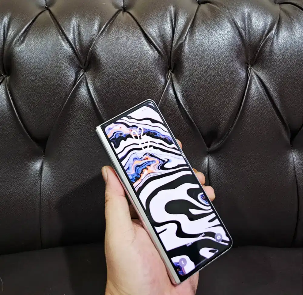 Samsung Zfold 3 5G Metalik silver sein resmi