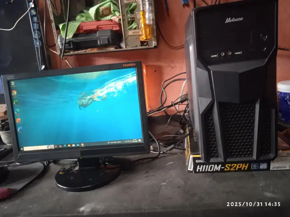 PC fullset core i3 Gen 2 Ram 4 Gb Ssd + Hdd 500 Gb monitor 16 in