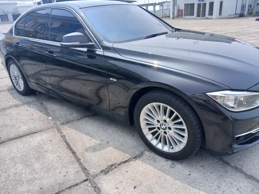 BMW 320i Luxury 2013 TDP : 35Juta Nego