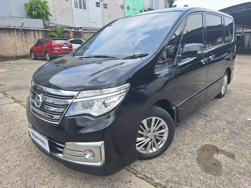 DP MURAH - Nissan Serena 2.0 Highway Star Panoramic Bensin-AT 2017