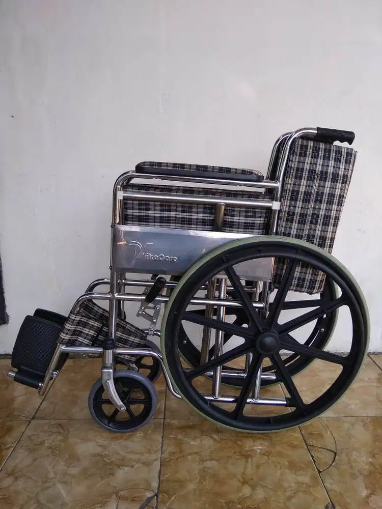 Kursi roda Vika Care