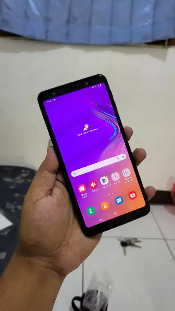 Samsung A7 2018 4/64 Gb Ex Resmi