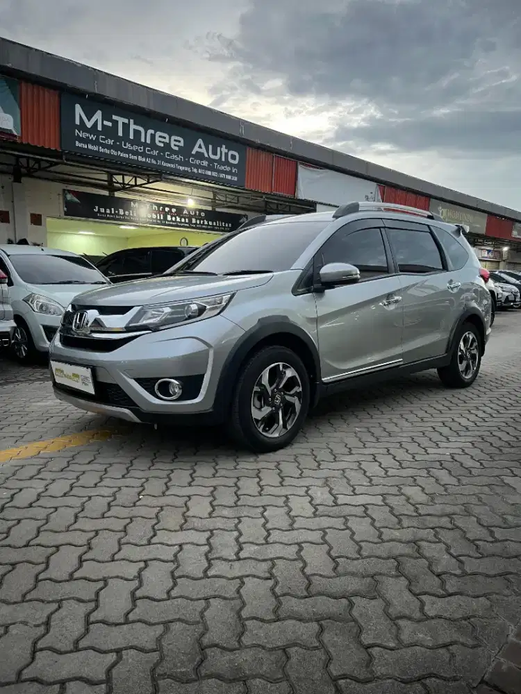 Honda BR-V E CVT Tahun 2018 Silver - DP 15 Jt Siap Pakai!