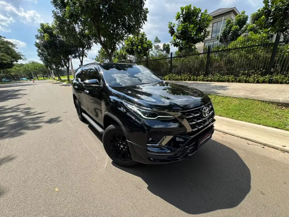 toyota fortuner gr 2.8 2023 low km tgn1 like new!