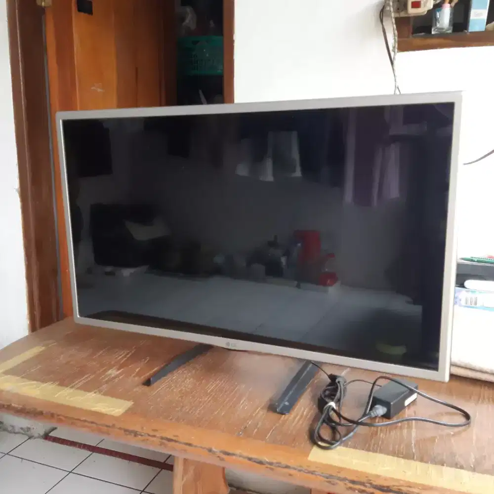Tv Led 32 LG Digital & remot, bingkai silver, gambar bersih
