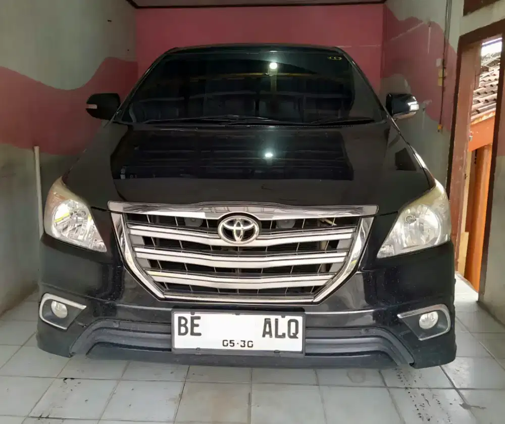 Innova V Luxury 2.0 AT