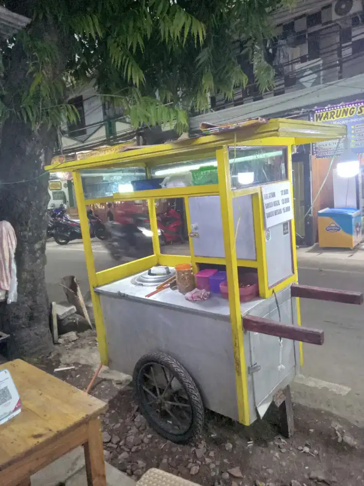 Di caei karyawan mie ayam & bakso
