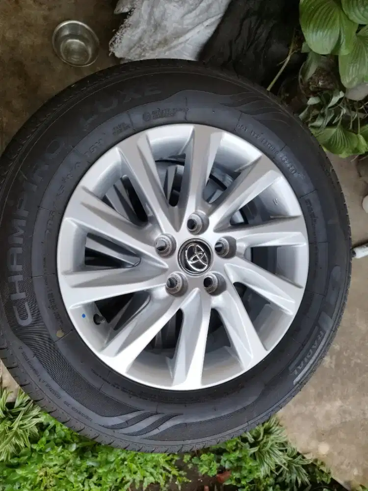 Velg OEM Innova Zenix R16