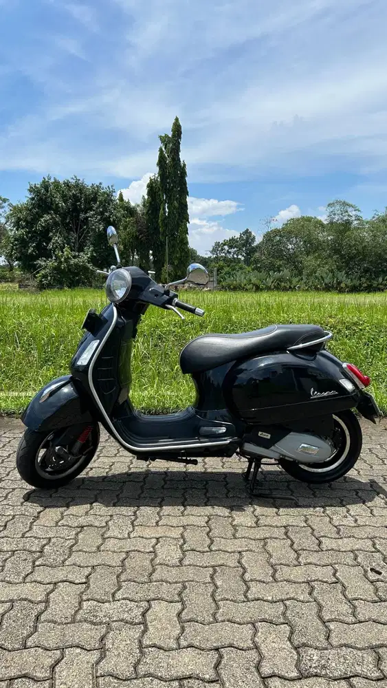 Vespa GTS i-Get 150 Tahun 2019