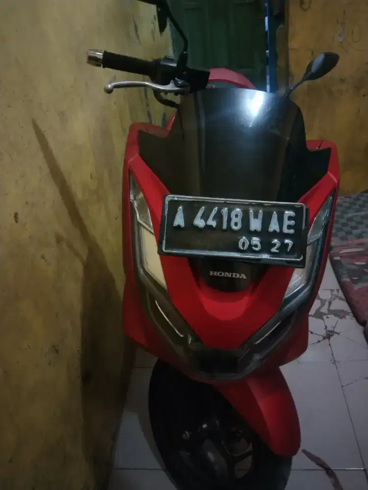 Honda PCX 160 Cc type CBS ISS tahun 2022 merah doff