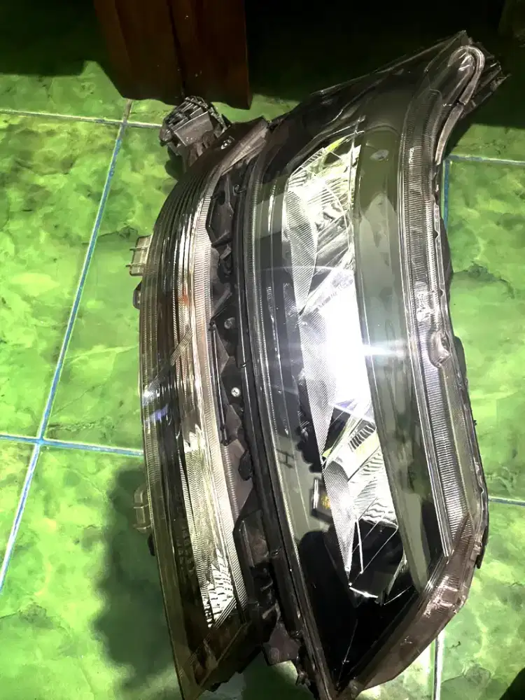 Head lamp kanan  ORI copotan Avanza 2021