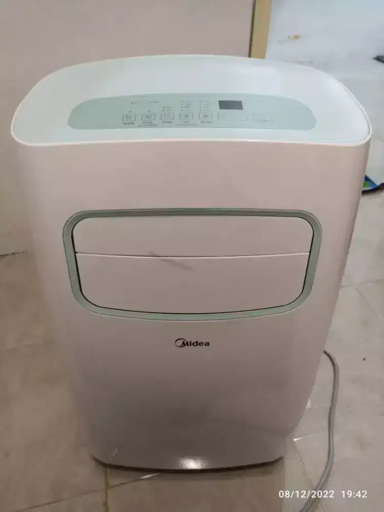 MIDEA AC 1 PK kondisi seperti baru